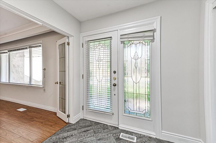 Photo 4 at 1 Caines Avenue, Newtonbrook West, Toronto