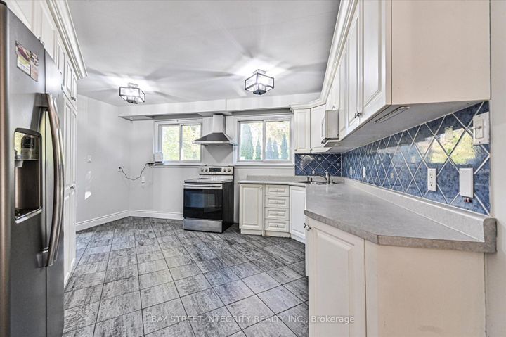 Photo 10 at 1 Caines Avenue, Newtonbrook West, Toronto