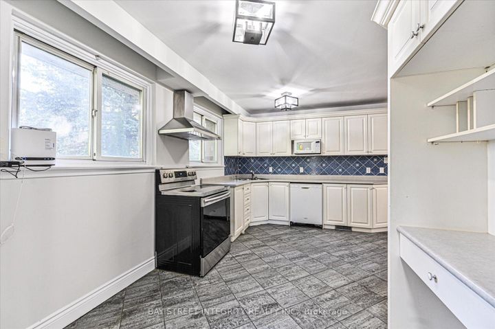 Photo 11 at 1 Caines Avenue, Newtonbrook West, Toronto