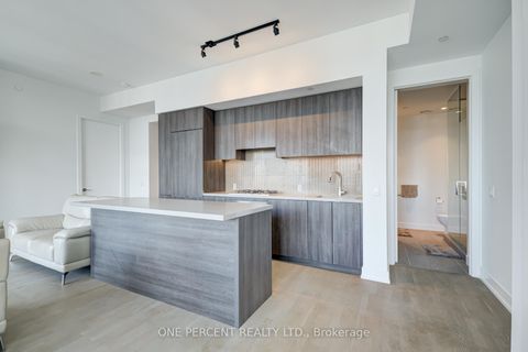 Photo 7 at 6108 - 7 Grenville Street, Bay Street Corridor, Toronto