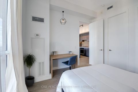 Photo 18 at 6108 - 7 Grenville Street, Bay Street Corridor, Toronto