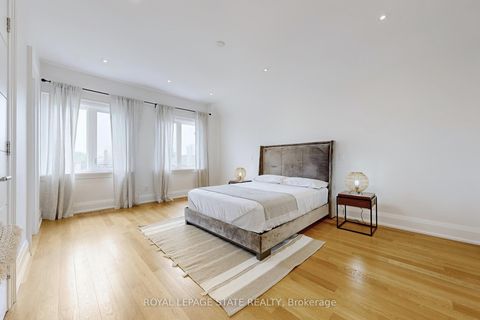 Photo 18 at 743 Glencairn Avenue, Lawrence, Toronto