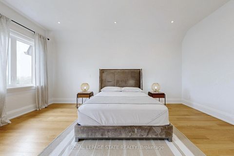 Photo 19 at 743 Glencairn Avenue, Lawrence, Toronto