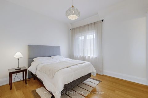 Photo 23 at 743 Glencairn Avenue, Lawrence, Toronto