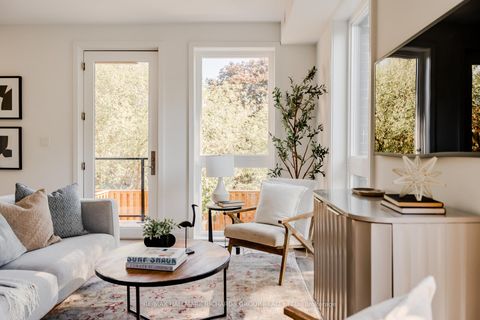 Photo 9 at 52 - 35 Birchcliff Avenue, Cliffside, Toronto