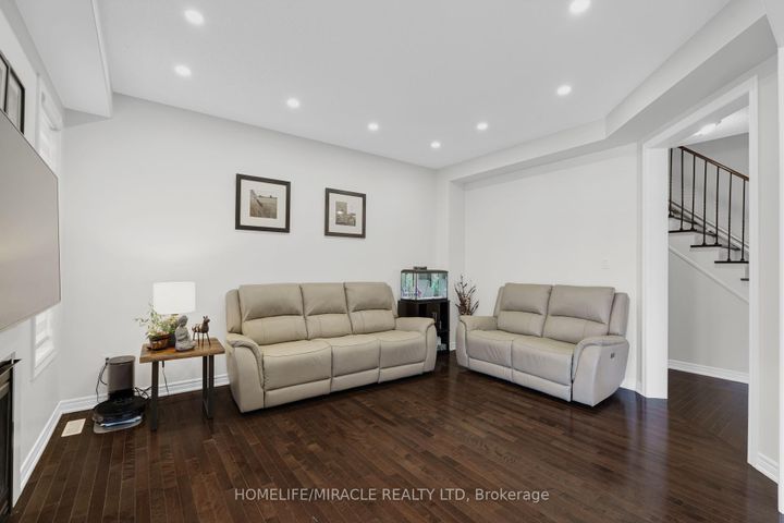 Photo 10 at 26 Fitzgibson Street, Credit Valley, Brampton