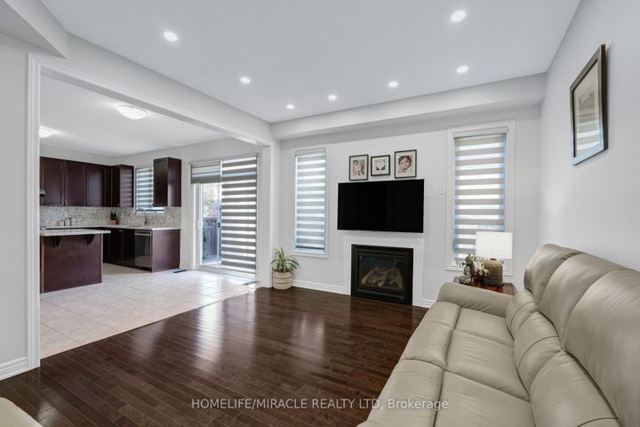 Photo 11 at 26 Fitzgibson Street, Credit Valley, Brampton
