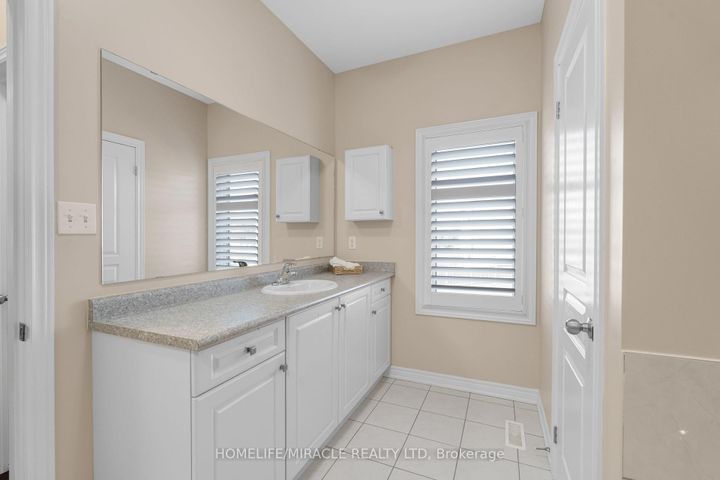 Photo 20 at 26 Fitzgibson Street, Credit Valley, Brampton