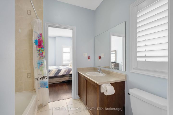 Photo 26 at 26 Fitzgibson Street, Credit Valley, Brampton