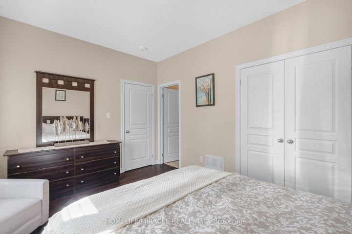 Photo 32 at 26 Fitzgibson Street, Credit Valley, Brampton