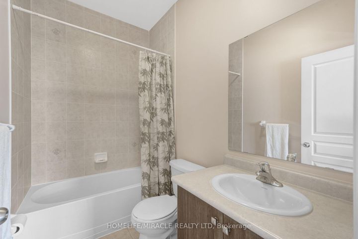 Photo 33 at 26 Fitzgibson Street, Credit Valley, Brampton