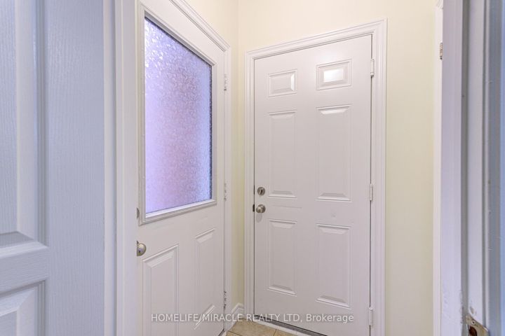 Photo 37 at 26 Fitzgibson Street, Credit Valley, Brampton