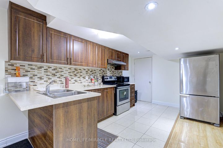 Photo 40 at 26 Fitzgibson Street, Credit Valley, Brampton