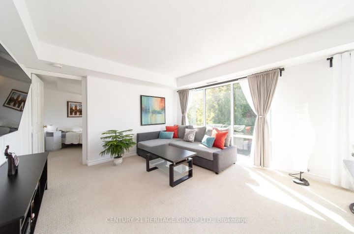 Photo 6 at 303 - 211 Randolph Road, Leaside, Toronto