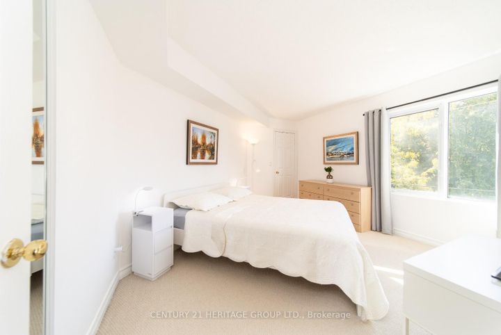 Photo 14 at 303 - 211 Randolph Road, Leaside, Toronto