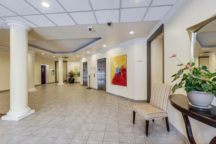 Photo 20 at 303 - 211 Randolph Road, Leaside, Toronto