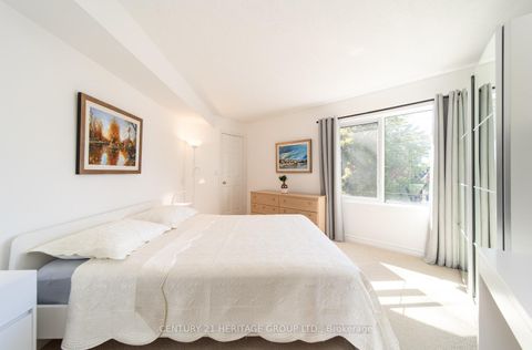 Photo 13 at 303 - 211 Randolph Road, Leaside, Toronto