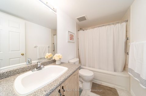 Photo 17 at 303 - 211 Randolph Road, Leaside, Toronto