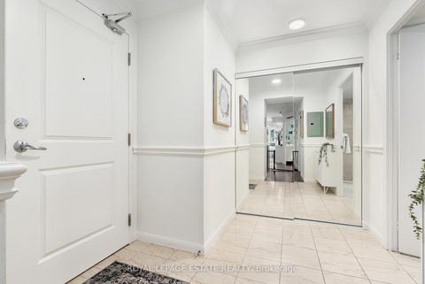 Photo 2 at 313 - 900 Mount Pleasant Road, Mount Pleasant West, Toronto