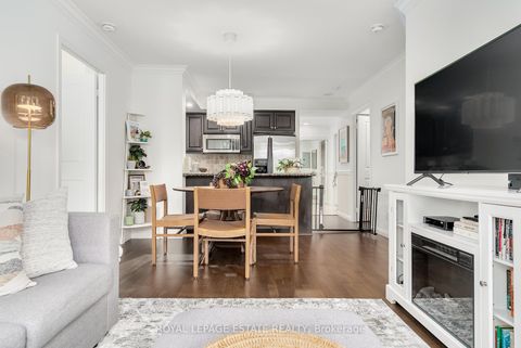 Photo 12 at 313 - 900 Mount Pleasant Road, Mount Pleasant West, Toronto