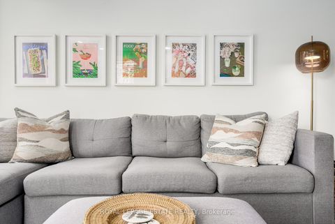 Photo 14 at 313 - 900 Mount Pleasant Road, Mount Pleasant West, Toronto