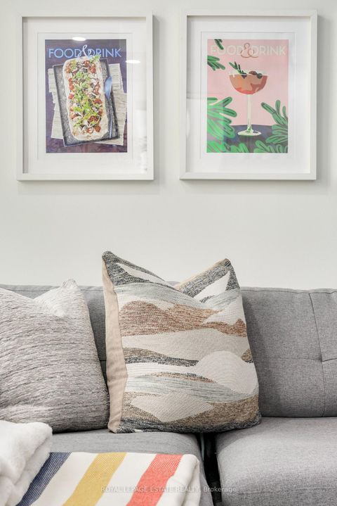 Photo 15 at 313 - 900 Mount Pleasant Road, Mount Pleasant West, Toronto