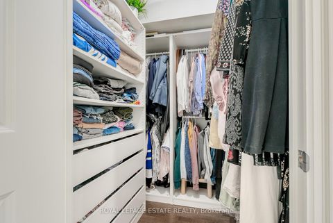 Photo 25 at 313 - 900 Mount Pleasant Road, Mount Pleasant West, Toronto