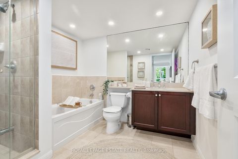 Photo 26 at 313 - 900 Mount Pleasant Road, Mount Pleasant West, Toronto