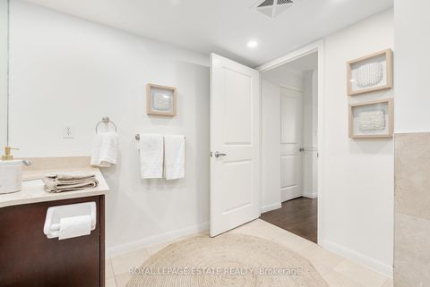 Photo 28 at 313 - 900 Mount Pleasant Road, Mount Pleasant West, Toronto