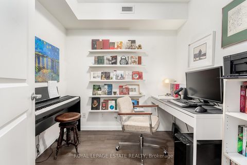 Photo 34 at 313 - 900 Mount Pleasant Road, Mount Pleasant West, Toronto