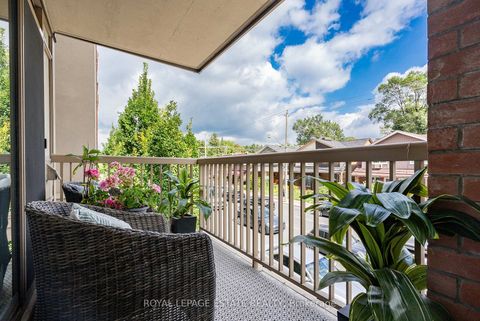 Photo 36 at 313 - 900 Mount Pleasant Road, Mount Pleasant West, Toronto