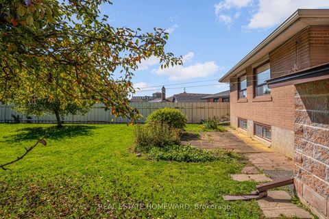 Photo 34 at 7 Jacinta Drive, Rustic, Toronto