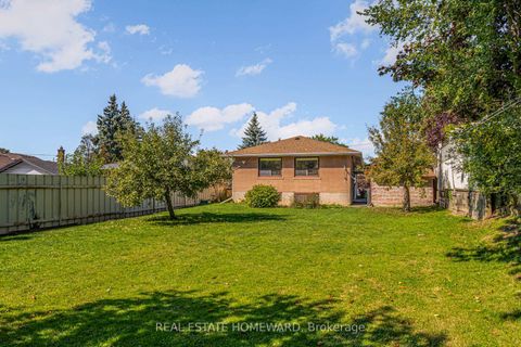 Photo 38 at 7 Jacinta Drive, Rustic, Toronto