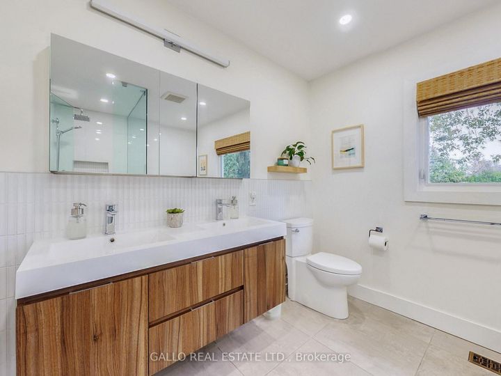 Photo 14 at 17 Sir Caradoc Place, Markham Village, Markham