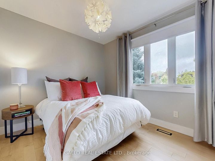 Photo 17 at 17 Sir Caradoc Place, Markham Village, Markham