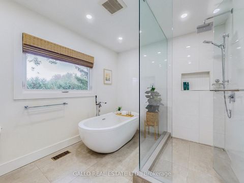Photo 15 at 17 Sir Caradoc Place, Markham Village, Markham