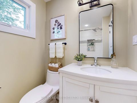 Photo 18 at 17 Sir Caradoc Place, Markham Village, Markham