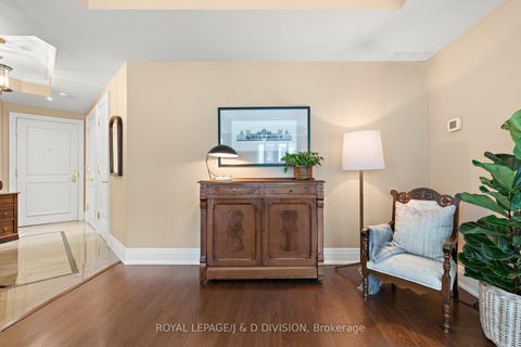 Photo 3 at 303 - 33 Delisle Avenue, St. Clair, Toronto