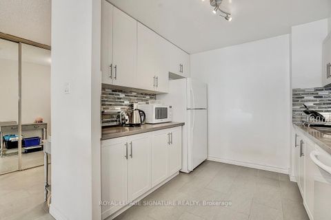 Photo 13 at 1209 - 45 Carlton Street, Yonge Corridor, Toronto
