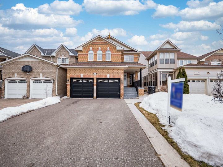 Photo 1 at 124 Porchlight Road, Fletcher's Creek Village, Brampton