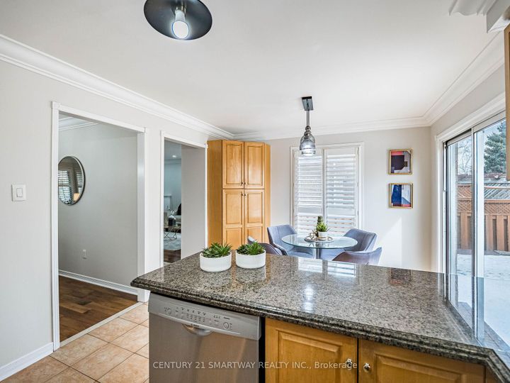 Photo 16 at 124 Porchlight Road, Fletcher's Creek Village, Brampton