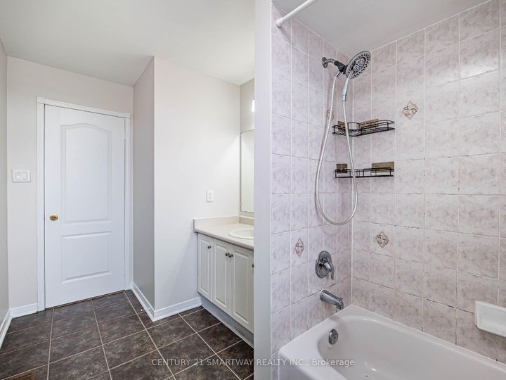 Photo 33 at 124 Porchlight Road, Fletcher's Creek Village, Brampton