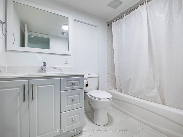 Photo 36 at 124 Porchlight Road, Fletcher's Creek Village, Brampton