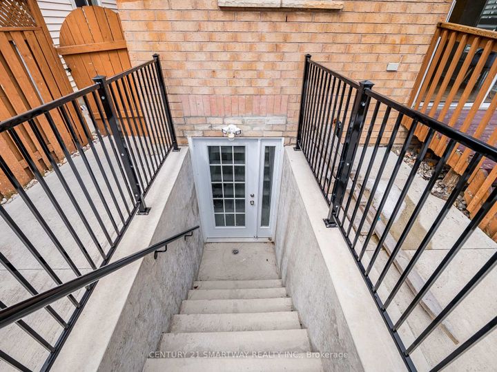 Photo 49 at 124 Porchlight Road, Fletcher's Creek Village, Brampton