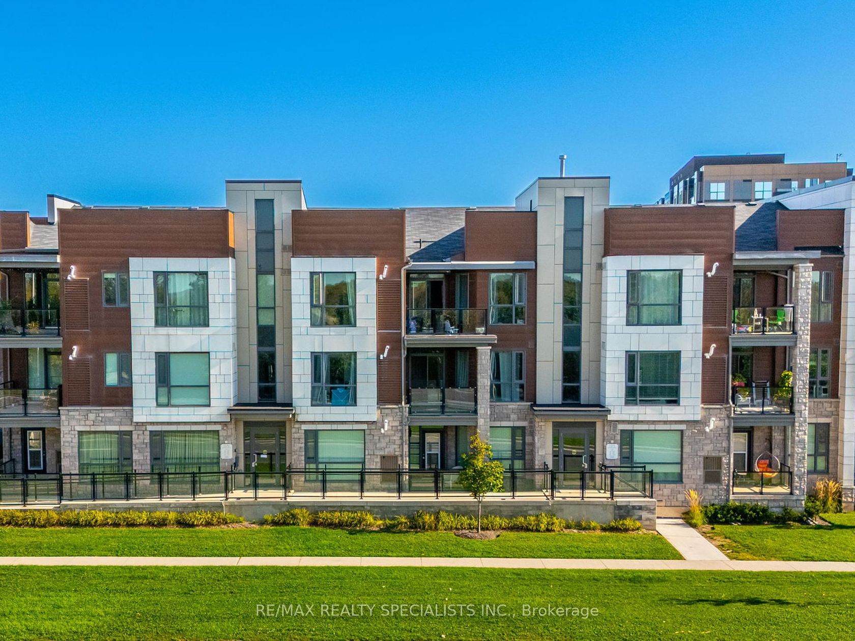210 - 2375 Bronte Road, WM Westmount, Oakville 