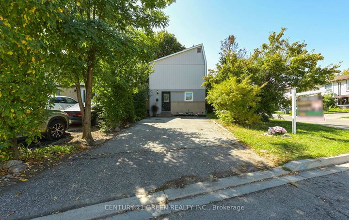 Photo 1 at 1 Greenarrow Court, Brampton North, Brampton