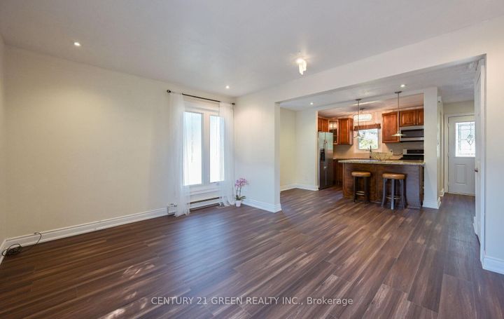 Photo 7 at 1 Greenarrow Court, Brampton North, Brampton