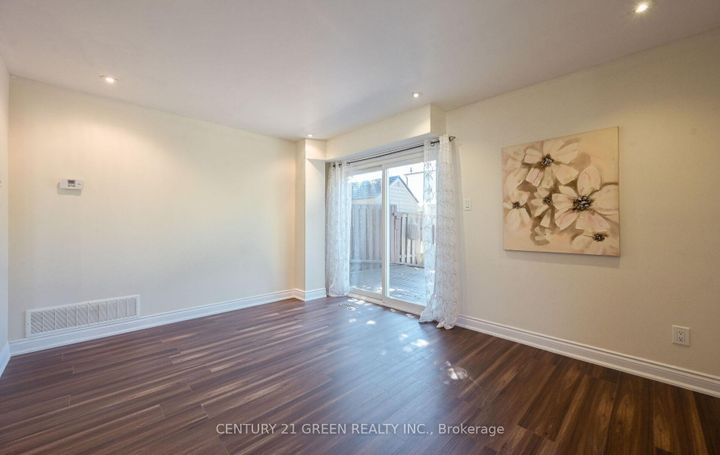 Photo 9 at 1 Greenarrow Court, Brampton North, Brampton