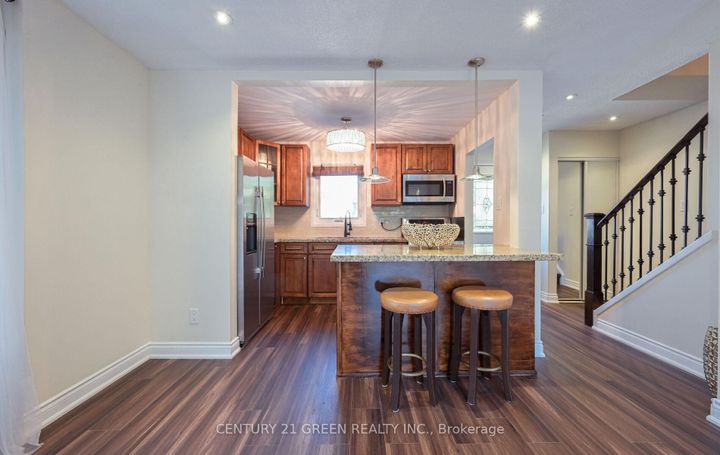 Photo 10 at 1 Greenarrow Court, Brampton North, Brampton