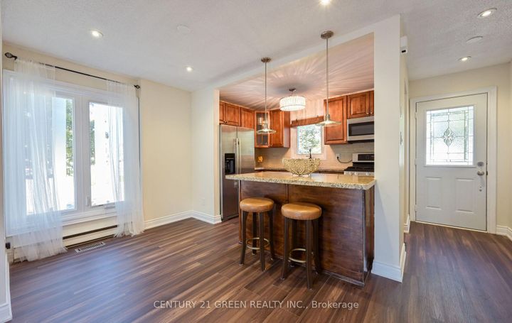 Photo 11 at 1 Greenarrow Court, Brampton North, Brampton